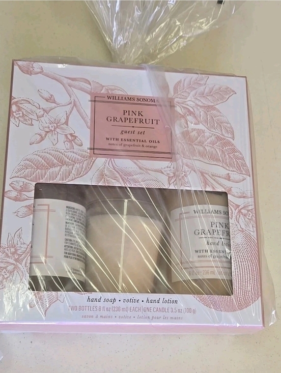 Williams Sonoma Other - Williams Sonoma Pink Grapefruit Hand Soap & Lotion Gift Set Lotion, Candle, Soap